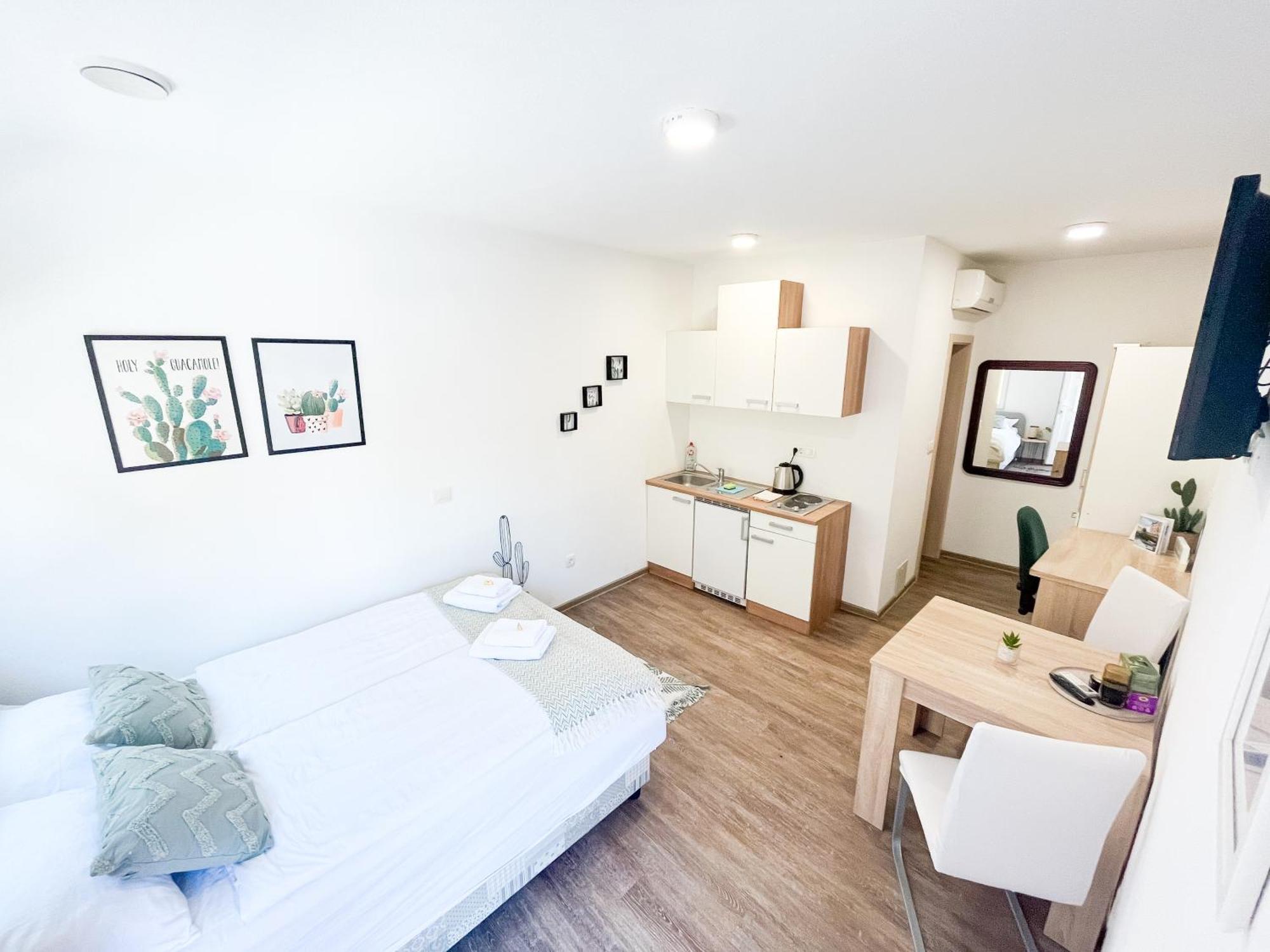 Anita'S Studio Apartments Ljubljana Dış mekan fotoğraf